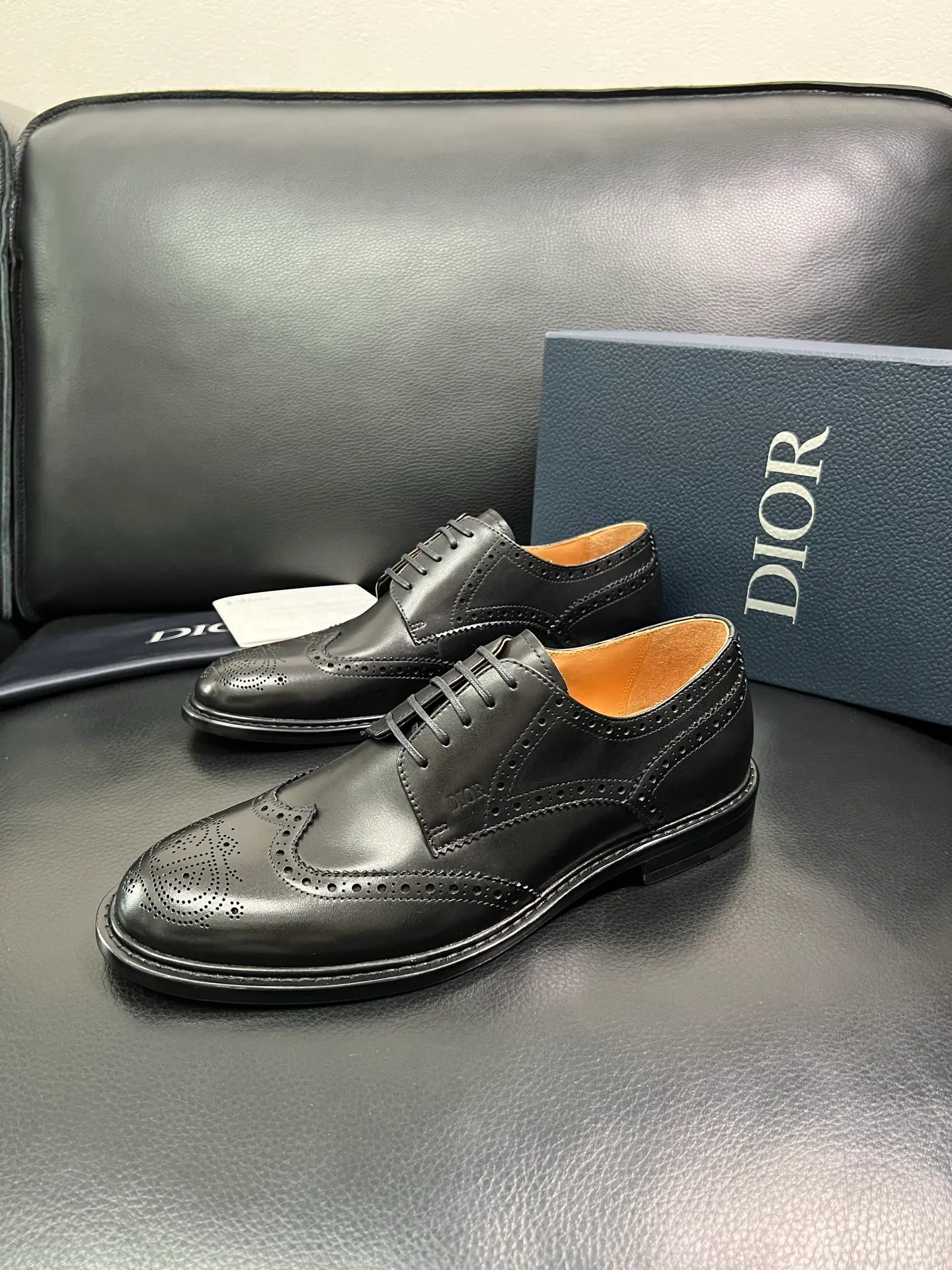 Men's shoes 💰940 Dior top purchasing agent, synchronized with Dior counters, original factory configuration, imported Italian cowhide, fully imported water-dyed cowhide lining, sole: original factory special supply, original sole super comfortable, original factory follow-up order 🔍🔍High quality, welcome to compare, code number 39-44 (can be ordered 38 45 46) 85868